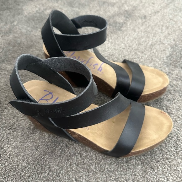 Blowfish Wedges - Picture 2 of 3